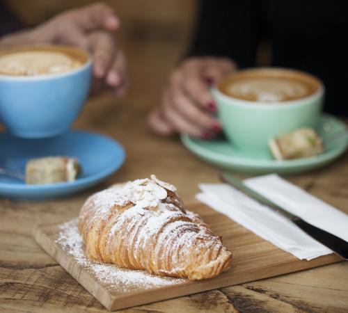 friends enjoying coffee and cake