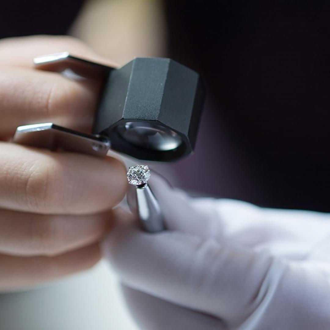 Jewellery Shop & Jewellery Designer Insurance Hiscox UK